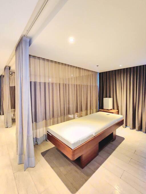 Cosy Executive 1 Bedroom Uptown Parksuites Ultra Fast Internet มะนิลา ภายนอก รูปภาพ