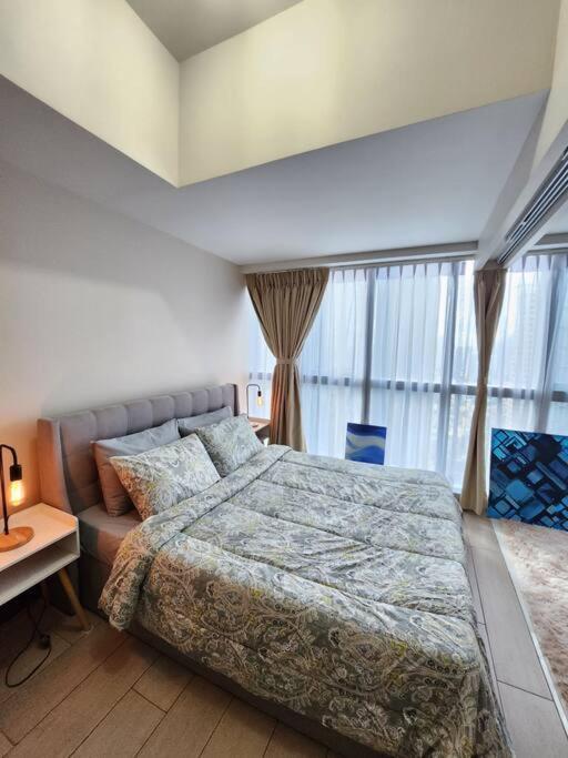 Cosy Executive 1 Bedroom Uptown Parksuites Ultra Fast Internet มะนิลา ภายนอก รูปภาพ
