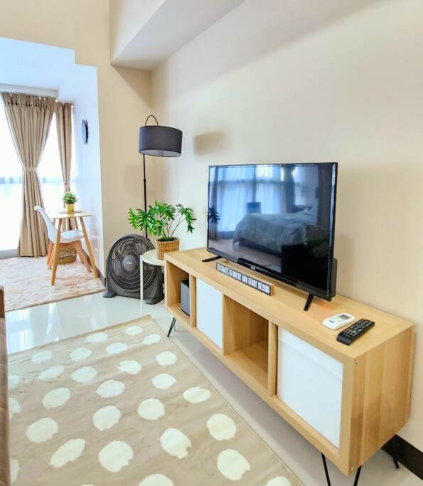 Cosy Executive 1 Bedroom Uptown Parksuites Ultra Fast Internet มะนิลา ภายนอก รูปภาพ