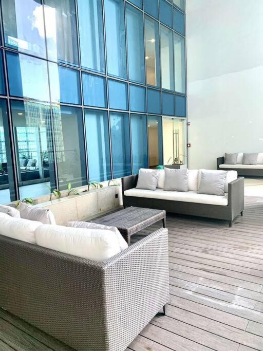 Cosy Executive 1 Bedroom Uptown Parksuites Ultra Fast Internet มะนิลา ภายนอก รูปภาพ