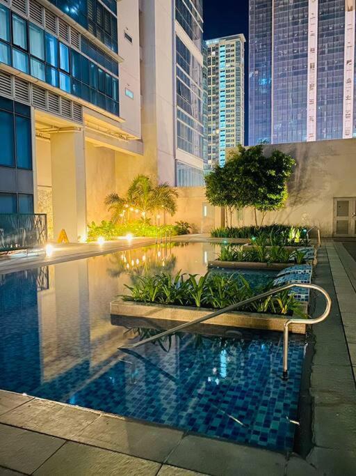 Cosy Executive 1 Bedroom Uptown Parksuites Ultra Fast Internet มะนิลา ภายนอก รูปภาพ