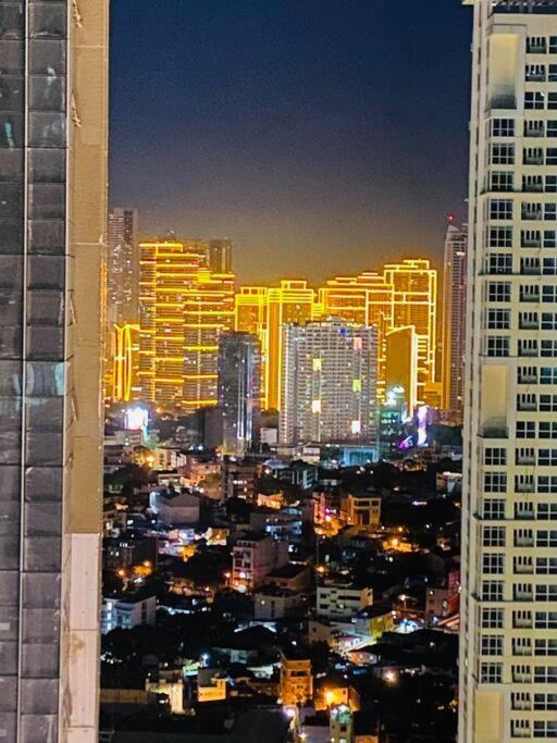 Cosy Executive 1 Bedroom Uptown Parksuites Ultra Fast Internet มะนิลา ภายนอก รูปภาพ