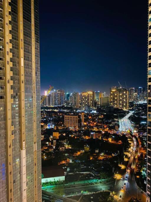 Cosy Executive 1 Bedroom Uptown Parksuites Ultra Fast Internet มะนิลา ภายนอก รูปภาพ
